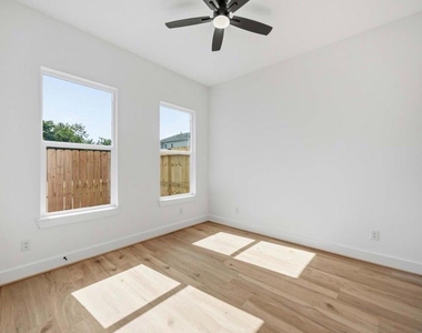 9106 Coffee Street - Photo Thumbnail 9