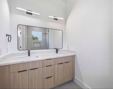9106 Coffee Street - Photo Thumbnail 16