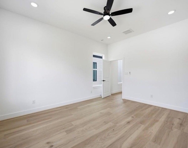9106 Coffee Street - Photo Thumbnail 15