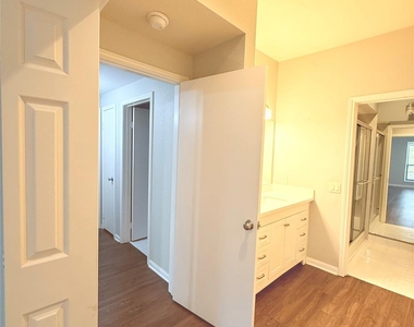 2475 Underwood Street - Photo Thumbnail 12