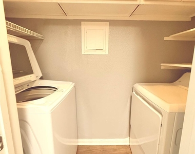 2475 Underwood Street - Photo Thumbnail 7