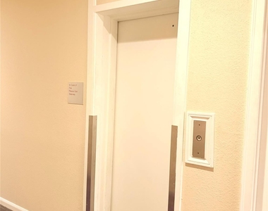 2475 Underwood Street - Photo Thumbnail 2