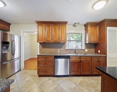 9802 Cedardale Drive - Photo Thumbnail 11