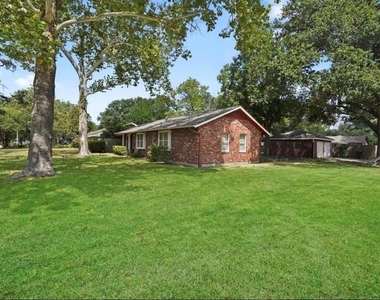 9802 Cedardale Drive - Photo Thumbnail 18