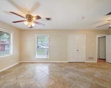 9802 Cedardale Drive - Photo Thumbnail 6