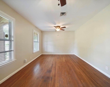 9802 Cedardale Drive - Photo Thumbnail 4