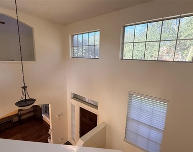 106 Crimson Bay Drive - Photo Thumbnail 13