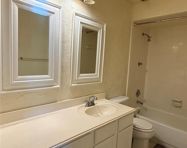 106 Crimson Bay Drive - Photo Thumbnail 21