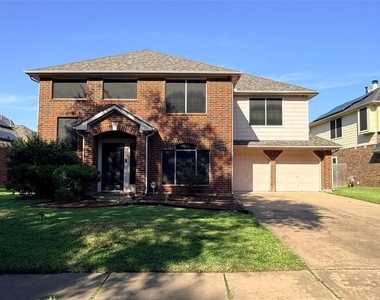 106 Crimson Bay Drive - Photo Thumbnail 1