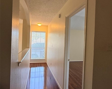 106 Crimson Bay Drive - Photo Thumbnail 19