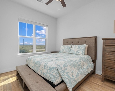 26930 Estuary Drive - Photo Thumbnail 17