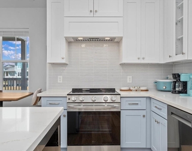 26930 Estuary Drive - Photo Thumbnail 13