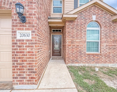 20630 Stout Drive - Photo Thumbnail 3