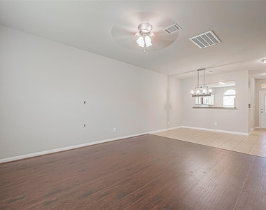 20630 Stout Drive - Photo Thumbnail 10