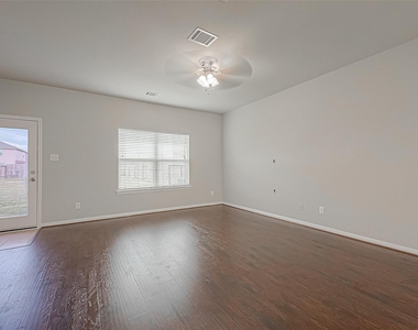 20630 Stout Drive - Photo Thumbnail 12