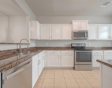 20630 Stout Drive - Photo Thumbnail 19