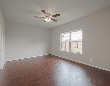 20630 Stout Drive - Photo Thumbnail 9
