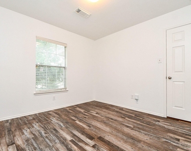 6011 Shadow Isle Lane - Photo Thumbnail 19