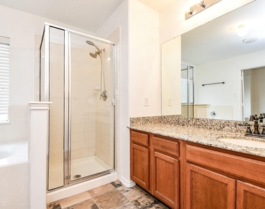 6011 Shadow Isle Lane - Photo Thumbnail 28