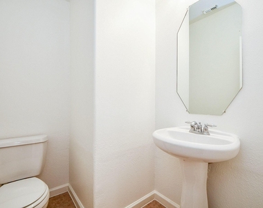 6011 Shadow Isle Lane - Photo Thumbnail 14