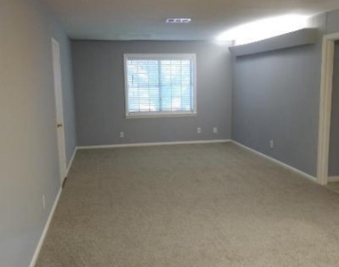 1867 Florida Drive - Photo Thumbnail 4