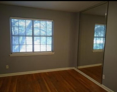 1867 Florida Drive - Photo Thumbnail 6