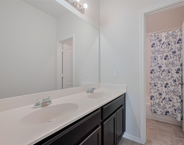 8211 Red Shiner Way - Photo Thumbnail 41