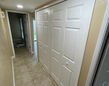 5610 Wallis Trail Court - Photo Thumbnail 12