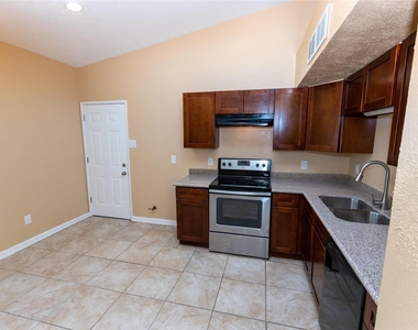5610 Wallis Trail Court - Photo Thumbnail 6