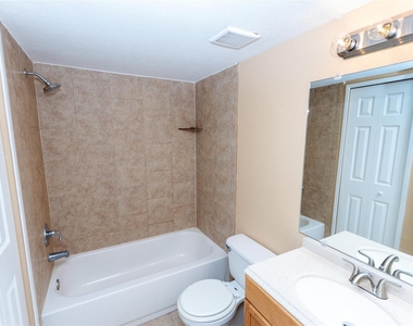 5610 Wallis Trail Court - Photo Thumbnail 10