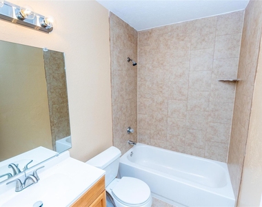 5610 Wallis Trail Court - Photo Thumbnail 11