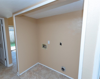 5610 Wallis Trail Court - Photo Thumbnail 13