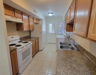 5208 Arboles Drive - Photo Thumbnail 8