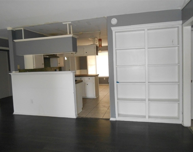 14503 Alrover Street - Photo Thumbnail 4