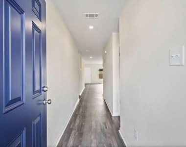 15778 Del Norte Drive - Photo Thumbnail 2