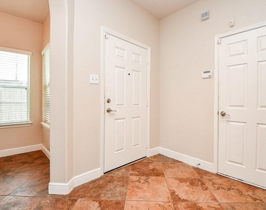 6171 Yorktown Meadow Lane - Photo Thumbnail 3