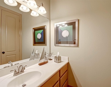 7 Shearling Court - Photo Thumbnail 25
