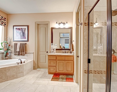 7 Shearling Court - Photo Thumbnail 33