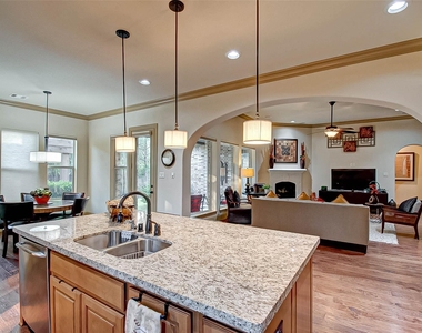 7 Shearling Court - Photo Thumbnail 18