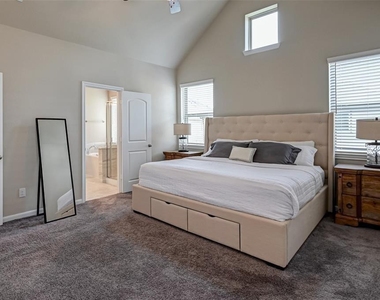 5542 Sallow Bay Lane - Photo Thumbnail 8