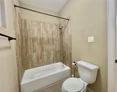 219 W 27th Street - Photo Thumbnail 11