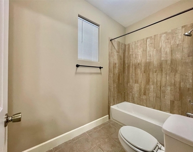 219 W 27th Street - Photo Thumbnail 10