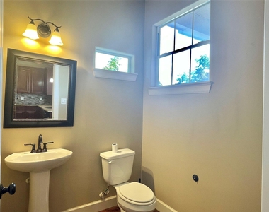 219 W 27th Street - Photo Thumbnail 28