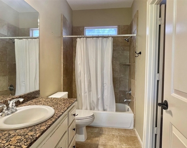 219 W 27th Street - Photo Thumbnail 32