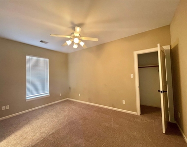 219 W 27th Street - Photo Thumbnail 31