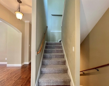 219 W 27th Street - Photo Thumbnail 29