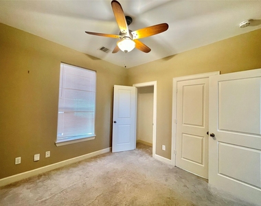 219 W 27th Street - Photo Thumbnail 8