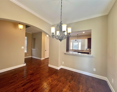219 W 27th Street - Photo Thumbnail 21