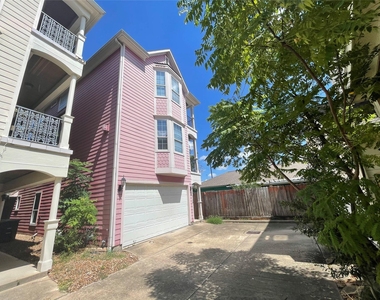 219 W 27th Street - Photo Thumbnail 4