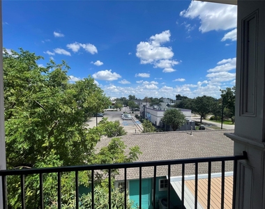219 W 27th Street - Photo Thumbnail 39